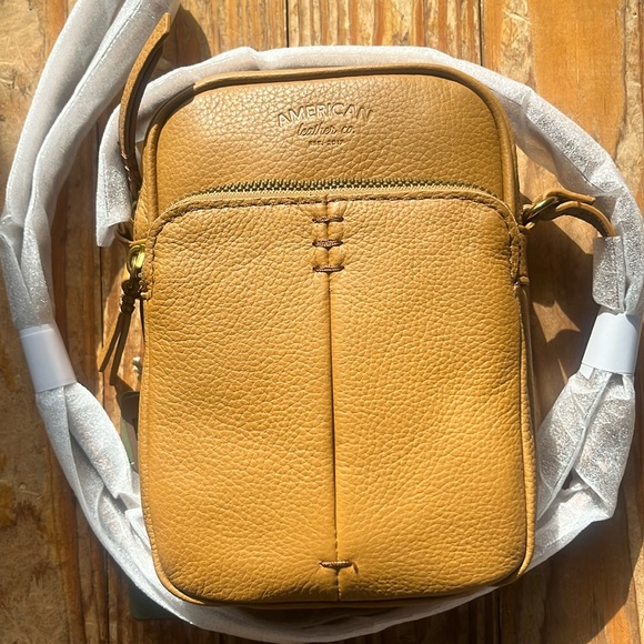 NWT American Leather Co. Cleveland Mini Crossbody - Picture 1 of 2
